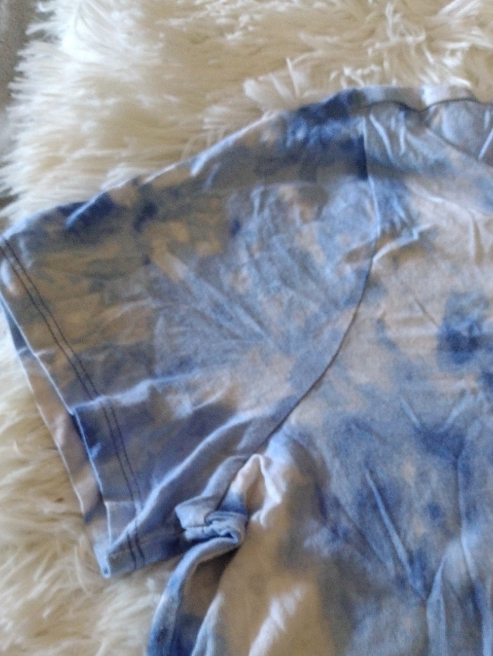 Michael Kors Woman's Light Blue Tie-Dye MK Logo Tee - Picture 4 of 6